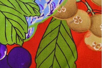 アンティーク着物　フルーツ柄錦紗縮緬　刺繍打掛(正絹、古布)(R-051873)