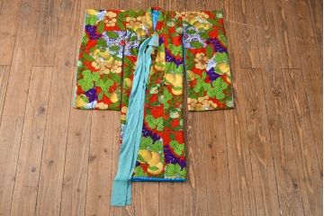 アンティーク着物　フルーツ柄錦紗縮緬　刺繍打掛(正絹、古布)(R-051873)