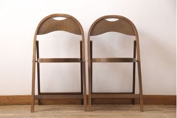 ヨーロッパビンテージ　ヴィンテージ家具　素朴な木の風合いが味わい深い折り畳みチェア2脚セット(折りたたみ、椅子、板座チェア)(R-051874)