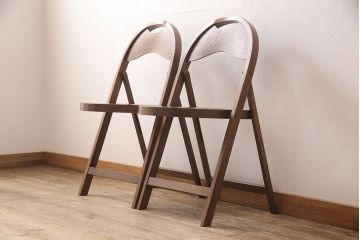 ヨーロッパビンテージ　ヴィンテージ家具　素朴な木の風合いが味わい深い折り畳みチェア2脚セット(折りたたみ、椅子、板座チェア)(R-051874)