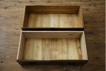 アンティーク家具　前面ケヤキ材　五丁引き　黒柿材を縁に使用した重ね箪笥(衣装箪笥、和タンス、引き出し、チェスト)(R-051875)