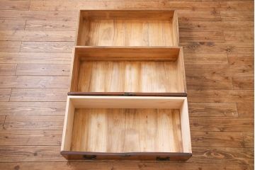 アンティーク家具　前面ケヤキ材　五丁引き　黒柿材を縁に使用した重ね箪笥(衣装箪笥、和タンス、引き出し、チェスト)(R-051875)