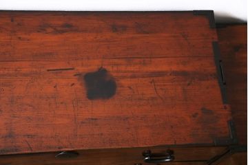 アンティーク家具　前面ケヤキ材　五丁引き　黒柿材を縁に使用した重ね箪笥(衣装箪笥、和タンス、引き出し、チェスト)(R-051875)