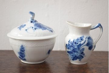 ROYAL COPENHAGEN  ロイヤルコペンハーゲン　ブルーフラワー　ティーポット・シュガーポット・クリーマー・カップ&ソーサーセット(洋食器、ミルクポット、ミルクジャグ、ティーセット)(R-051877)