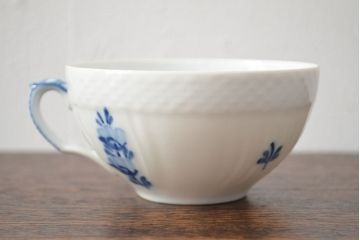 ROYAL COPENHAGEN  ロイヤルコペンハーゲン　ブルーフラワー　ティーポット・シュガーポット・クリーマー・カップ&ソーサーセット(洋食器、ミルクポット、ミルクジャグ、ティーセット)(R-051877)