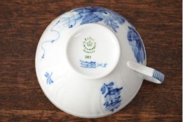 ROYAL COPENHAGEN  ロイヤルコペンハーゲン　ブルーフラワー　ティーポット・シュガーポット・クリーマー・カップ&ソーサーセット(洋食器、ミルクポット、ミルクジャグ、ティーセット)(R-051877)