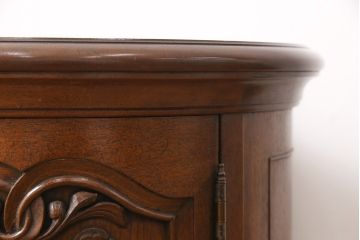 中古　海外輸入家具　DREXEL HERITAGE(ドレクセルヘリテイジ)  Touraine(ツーレイン)　マホガニー材　ユニークなデザインが目を惹くドラムテーブル(サイドテーブル、オケージョナルテーブル)(R-051878)