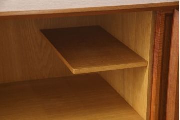 北欧ビンテージ　北欧家具　デンマーク　チーク材　温もり感じる佇まいが魅力のサイドボード(キャビネット、リビングボード、収納棚、ヴィンテージ)(R-051880)