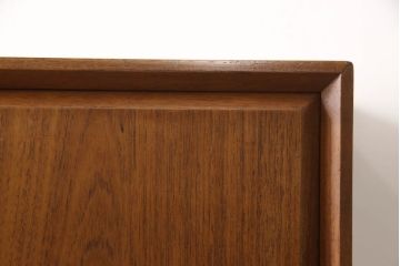 北欧ビンテージ　北欧家具　デンマーク　チーク材　温もり感じる佇まいが魅力のサイドボード(キャビネット、リビングボード、収納棚、ヴィンテージ)(R-051880)
