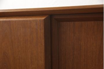 北欧ビンテージ　北欧家具　デンマーク　チーク材　温もり感じる佇まいが魅力のサイドボード(キャビネット、リビングボード、収納棚、ヴィンテージ)(R-051880)