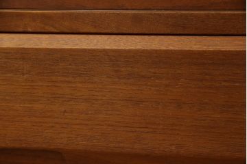 北欧ビンテージ　北欧家具　デンマーク　チーク材　温もり感じる佇まいが魅力のサイドボード(キャビネット、リビングボード、収納棚、ヴィンテージ)(R-051880)