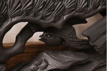 アンティーク建具　総ケヤキ材　重厚な佇まいと躍動感のある彫が魅力の彫刻欄間1枚(明り取り、明かり取り)(在銘有り、當國住人)(R-051881)