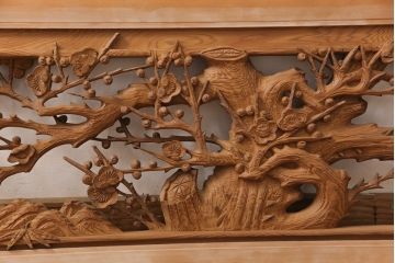 和製アンティーク　めでたさの象徴!梅と竹の彫刻が見事な彫刻欄間(明かり取り、明り取り)(R-051883)