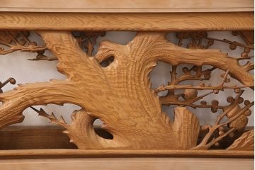 和製アンティーク　めでたさの象徴!梅と竹の彫刻が見事な彫刻欄間(明かり取り、明り取り)(R-051883)