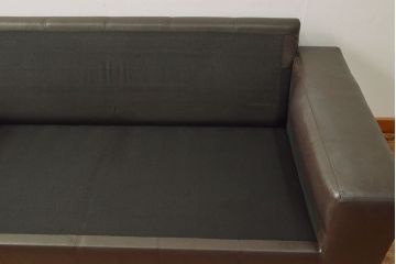 中古　ACTUS(アクタス)　使い込まれた本革の風合いが味わい深い2人掛けソファ(2P、アームソファ)(R-051886)