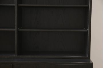 デンマークビンテージ　北欧家具　ボーエ・モーエンセン　シックな色合いでモダンな雰囲気を醸し出すブックキャビネット(本棚、ブックケース、収納棚、飾り棚、ヴィンテージ)(R-051887)