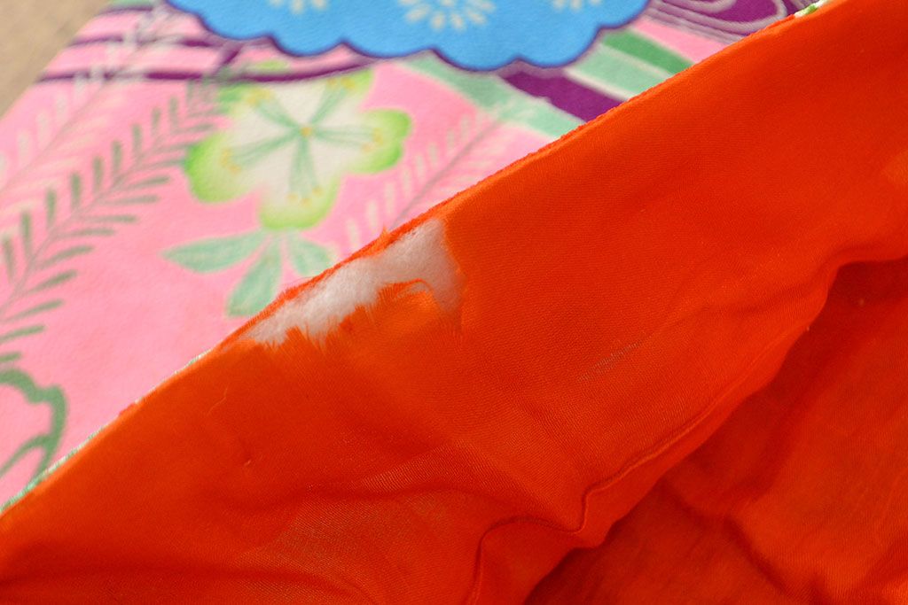 アンティーク　大正〜昭和初期　子供用縮緬着物(正絹、古布)(R-051894)