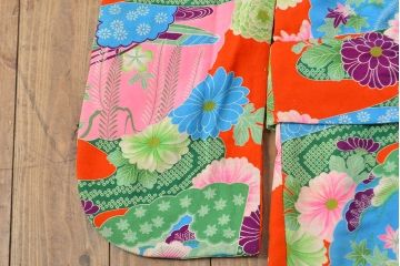 アンティーク　大正〜昭和初期　子供用縮緬着物(正絹、古布)(R-051894)