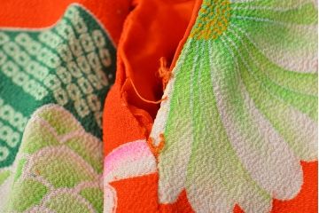 アンティーク　大正〜昭和初期　子供用縮緬着物(正絹、古布)(R-051894)