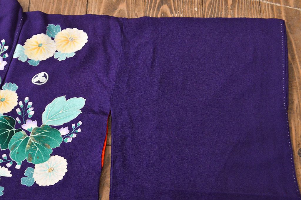 アンティーク　大正〜昭和初期　孔雀に花模様刺繍　着物(正絹、古布)(R-051895)