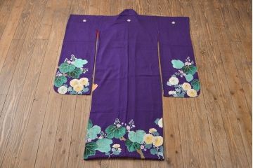 アンティーク　大正〜昭和初期　孔雀に花模様刺繍　着物(正絹、古布)(R-051895)