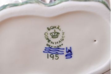 ROYAL COPENHAGEN(ロイヤルコペンハーゲン)　にわとり(鶏)の置きもの(置物、オブジェ、フィギュリン)(R-051911)