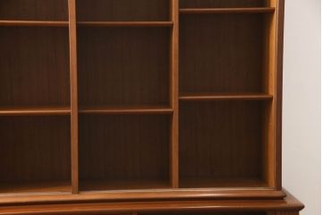 和製ビンテージ　美品　チーク材　北欧スタイルの空間づくりに活躍する蛇腹扉(シャッター)付き二段重ねキャビネット(食器棚、収納棚、本箱、ブックケース、飾り棚、ヴィンテージ)(R-051914)
