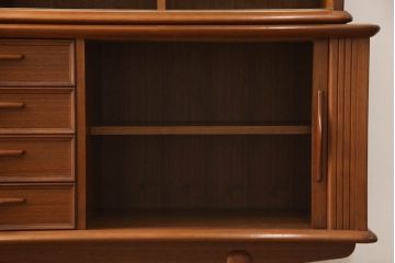和製ビンテージ　美品　チーク材　北欧スタイルの空間づくりに活躍する蛇腹扉(シャッター)付き二段重ねキャビネット(食器棚、収納棚、本箱、ブックケース、飾り棚、ヴィンテージ)(R-051914)