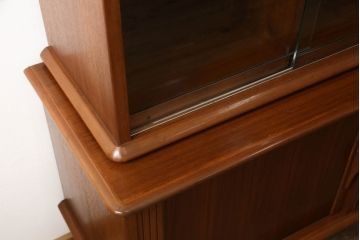 和製ビンテージ　美品　チーク材　北欧スタイルの空間づくりに活躍する蛇腹扉(シャッター)付き二段重ねキャビネット(食器棚、収納棚、本箱、ブックケース、飾り棚、ヴィンテージ)(R-051914)
