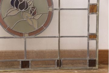 和製ヴィンテージ　ノスタルジックな雰囲気漂うステンドグラス(ディスプレイ、窓、明り取り、ビンテージ)(R-051917)