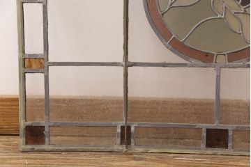 和製ヴィンテージ　ノスタルジックな雰囲気漂うステンドグラス(ディスプレイ、窓、明り取り、ビンテージ)(R-051917)