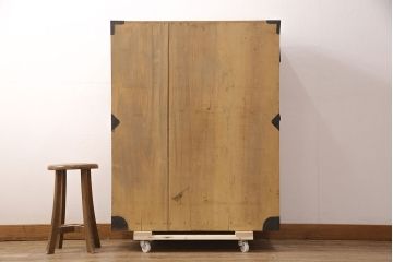 和製アンティーク　前面桐材　黒い金具と木味のコントラストが印象的な松本衣装箪笥(時代箪笥、和タンス、引き出し、チェスト)(R-051921)