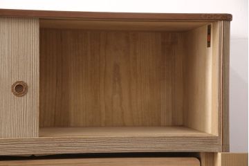 中古　中沢和夫作　桐材に桑材のラインがアクセントになった上品な加茂総桐箪笥(胴丸、総桐たんす、総桐箪笥、衣装箪笥、着物箪笥、和タンス)(R-051925)