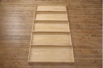 中古　中沢和夫作　桐材に桑材のラインがアクセントになった上品な加茂総桐箪笥(胴丸、総桐たんす、総桐箪笥、衣装箪笥、着物箪笥、和タンス)(R-051925)