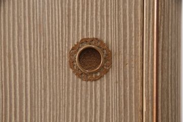 中古　中沢和夫作　桐材に桑材のラインがアクセントになった上品な加茂総桐箪笥(胴丸、総桐たんす、総桐箪笥、衣装箪笥、着物箪笥、和タンス)(R-051925)