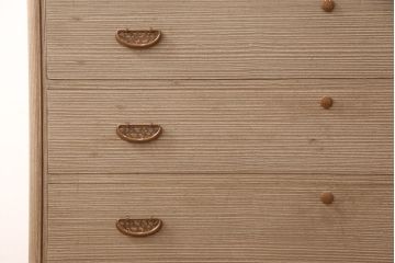 中古　中沢和夫作　桐材に桑材のラインがアクセントになった上品な加茂総桐箪笥(胴丸、総桐たんす、総桐箪笥、衣装箪笥、着物箪笥、和タンス)(R-051925)