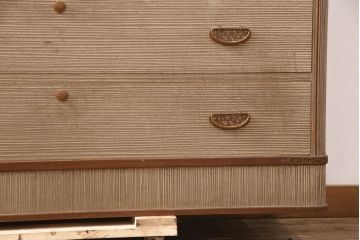 中古　中沢和夫作　桐材に桑材のラインがアクセントになった上品な加茂総桐箪笥(胴丸、総桐たんす、総桐箪笥、衣装箪笥、着物箪笥、和タンス)(R-051925)