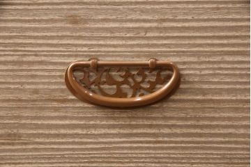 中古　中沢和夫作　桐材に桑材のラインがアクセントになった上品な加茂総桐箪笥(胴丸、総桐たんす、総桐箪笥、衣装箪笥、着物箪笥、和タンス)(R-051925)