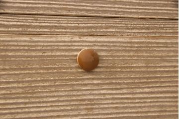 中古　中沢和夫作　桐材に桑材のラインがアクセントになった上品な加茂総桐箪笥(胴丸、総桐たんす、総桐箪笥、衣装箪笥、着物箪笥、和タンス)(R-051925)