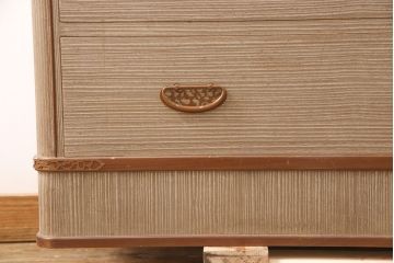 中古　中沢和夫作　桐材に桑材のラインがアクセントになった上品な加茂総桐箪笥(胴丸、総桐たんす、総桐箪笥、衣装箪笥、着物箪笥、和タンス)(R-051925)