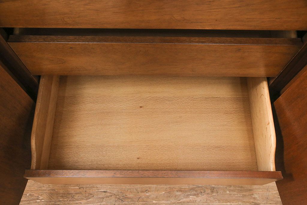 中古　美品　マホガニー材　DREXEL HERITAGE(ドレクセルヘリテイジ)　FRANCESCA(フランチェスカ)シリーズ　クリデンザ(クレデンザ、収納棚、キャビネット、サイドボード)(定価約90万円)(R-051926)