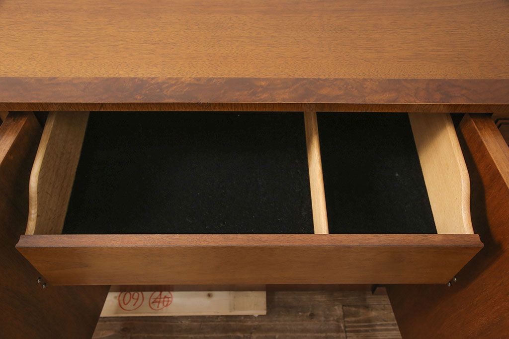 中古　美品　マホガニー材　DREXEL HERITAGE(ドレクセルヘリテイジ)　FRANCESCA(フランチェスカ)シリーズ　クリデンザ(クレデンザ、収納棚、キャビネット、サイドボード)(定価約90万円)(R-051926)