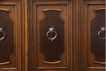 中古　美品　マホガニー材　DREXEL HERITAGE(ドレクセルヘリテイジ)　FRANCESCA(フランチェスカ)シリーズ　クリデンザ(クレデンザ、収納棚、キャビネット、サイドボード)(定価約90万円)(R-051926)