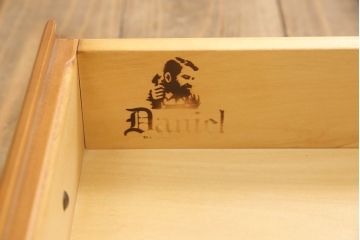中古　美品　横浜ダニエル(daniel)　A-305　エレガントな佇まいが品の良さを高めるライティングデスク&チェアセット(定価約70万円)(ワークデスク、机、椅子)(R-051929)
