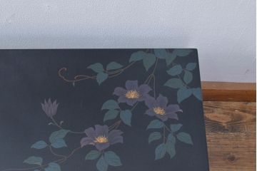 中古　モリシゲ(MORISHIGE/森繁)　総漆塗り　隅にあしらわれた花が美しい文机(定価約33万円)(ローテーブル、机)(R-051930)