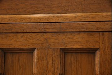 中古　アメリカ製　DREXEL HERITAGE(ドレクセルヘリテイジ)　Triune(トライユン)　クラシカルな雰囲気が素敵なキャスター付きサービス台(キャビネット、作業台、収納棚)(R-051937)