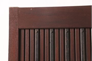 アンティーク建具　総ケヤキ材　経年により渋さを増した佇まいが魅力的な蔵戸(玄関戸、玄関ドア、引き戸)(R-051939)