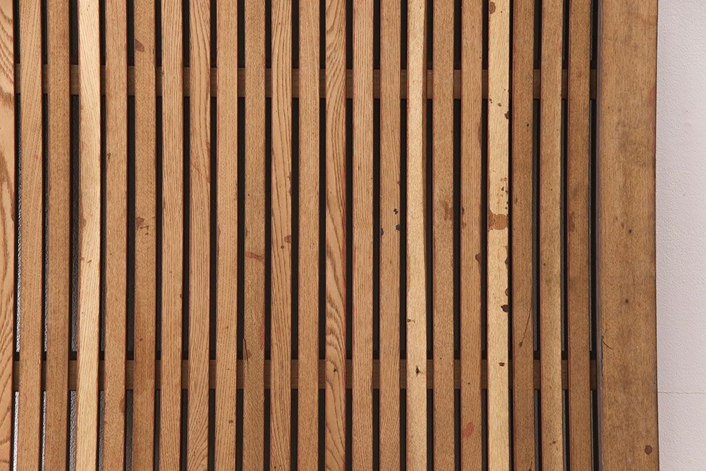 アンティーク建具　総ケヤキ材　経年により渋さを増した佇まいが魅力的な蔵戸(玄関戸、玄関ドア、引き戸)(R-051939)