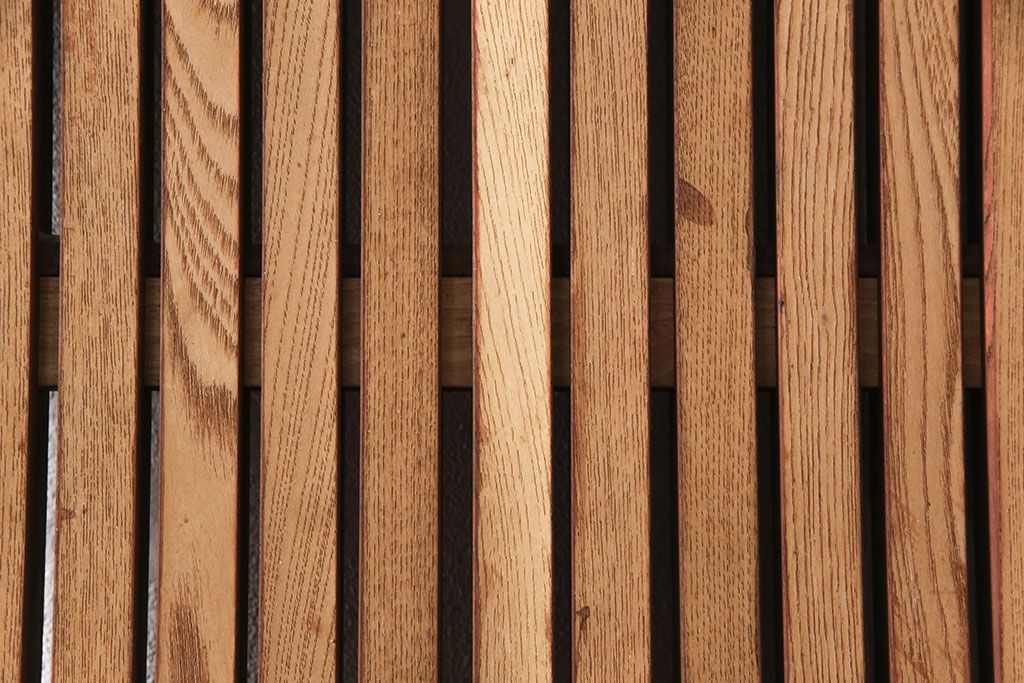 アンティーク建具　総ケヤキ材　経年により渋さを増した佇まいが魅力的な蔵戸(玄関戸、玄関ドア、引き戸)(R-051939)