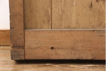 アンティーク建具　総ケヤキ材　経年により渋さを増した佇まいが魅力的な蔵戸(玄関戸、玄関ドア、引き戸)(R-051939)